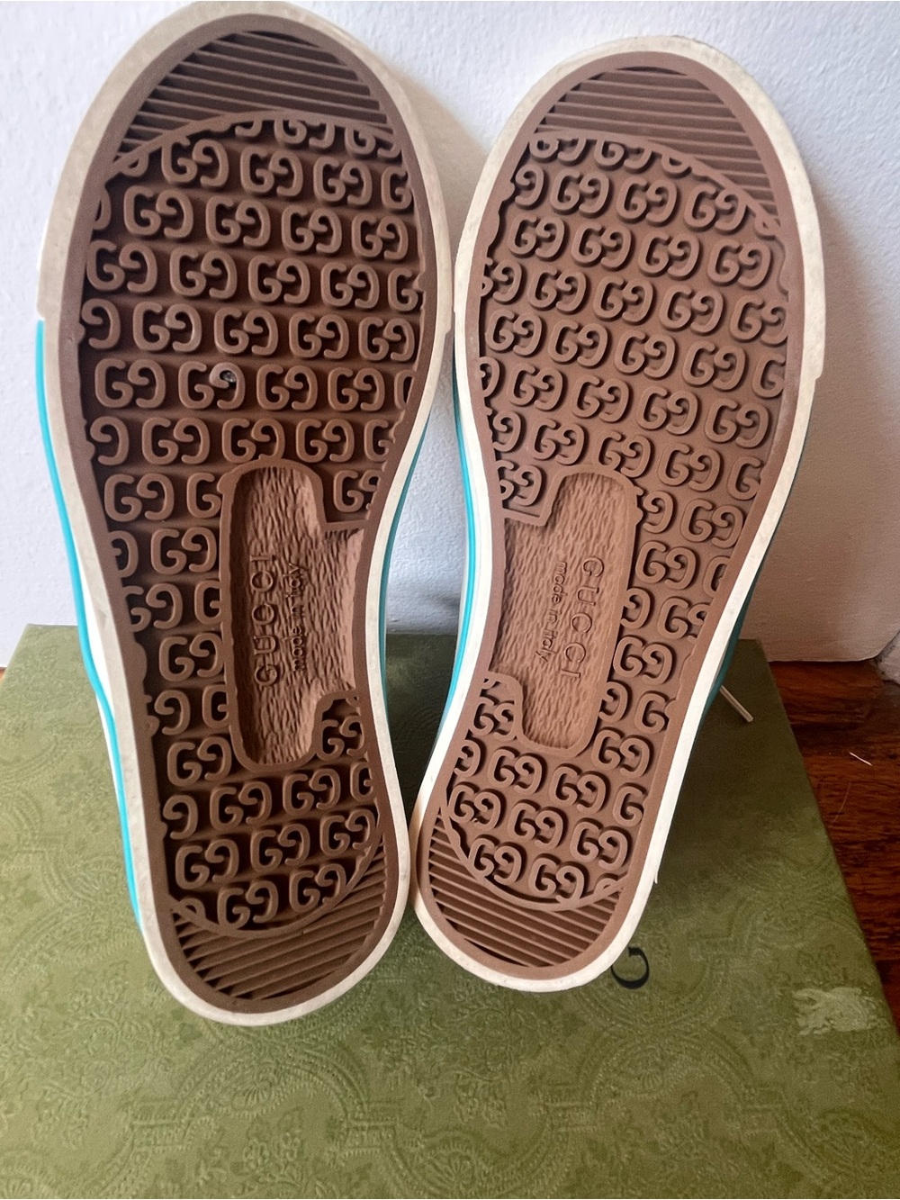 Gucci Multicolor GG Canvas Low-Top Sneakers - Picture 5 of 8